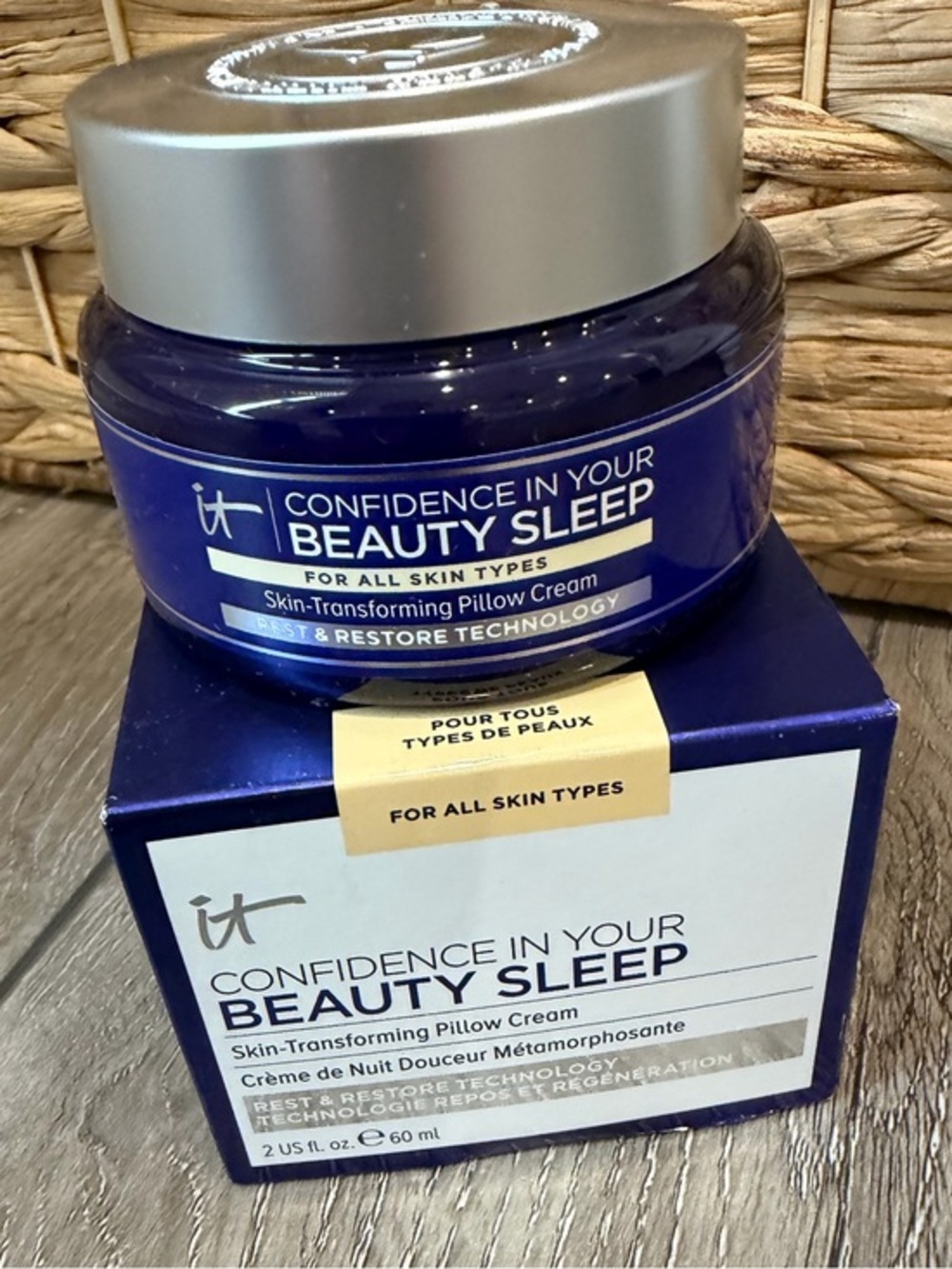 It Cosmetics-Confidence In Your Beauty Sleep Pillow Cream- New in Box- Full Size